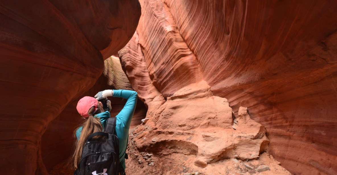 From Kanab: 3-Hour Peek-a-Boo Slot Canyon Hiking Tour - Difficulty and Group Size