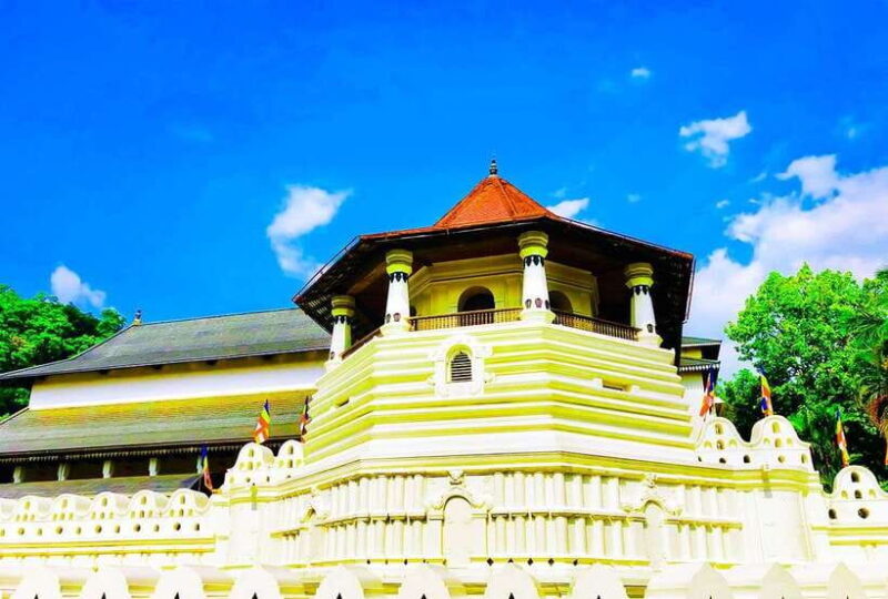 From Kandy: All Inclusive Evening Kandy city tour by Tuk-Tuk - A Closer Look at the Tour Experience