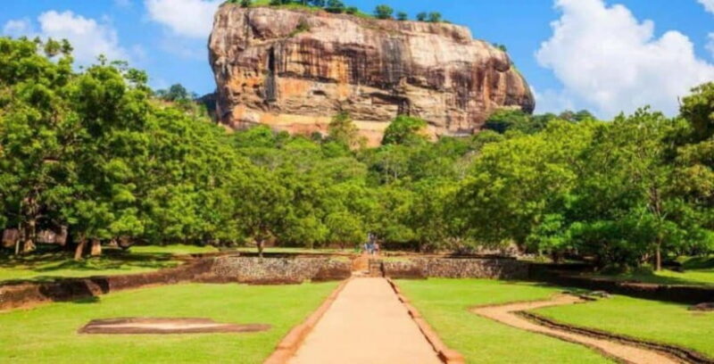 From : Kandy to Sigiriya Private Guide Tour by Tuk Tuk - FAQ