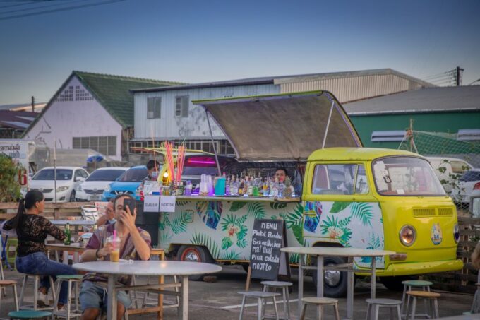 From Khao Lak: Phuket Naka Weekend Market - Navigating the Markets Atmosphere