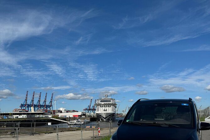 From Kiel: private Hamburg 6hour-Tour with a former Policeman - Exploring Hamburg with a Former Policeman as Your Guide