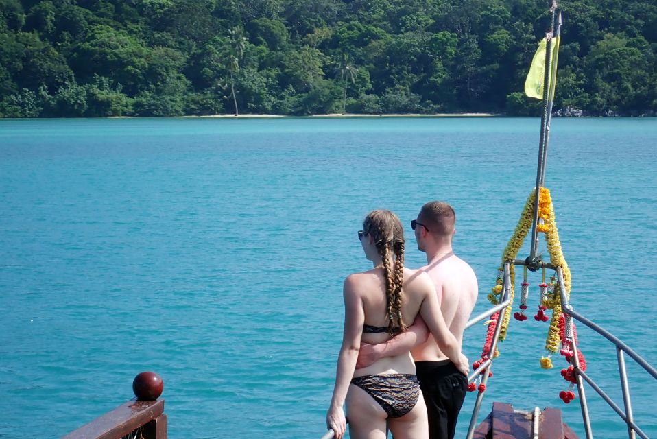 From Koh Samui: Half-Day Private Yacht Charter - Snorkeling and Pig Island