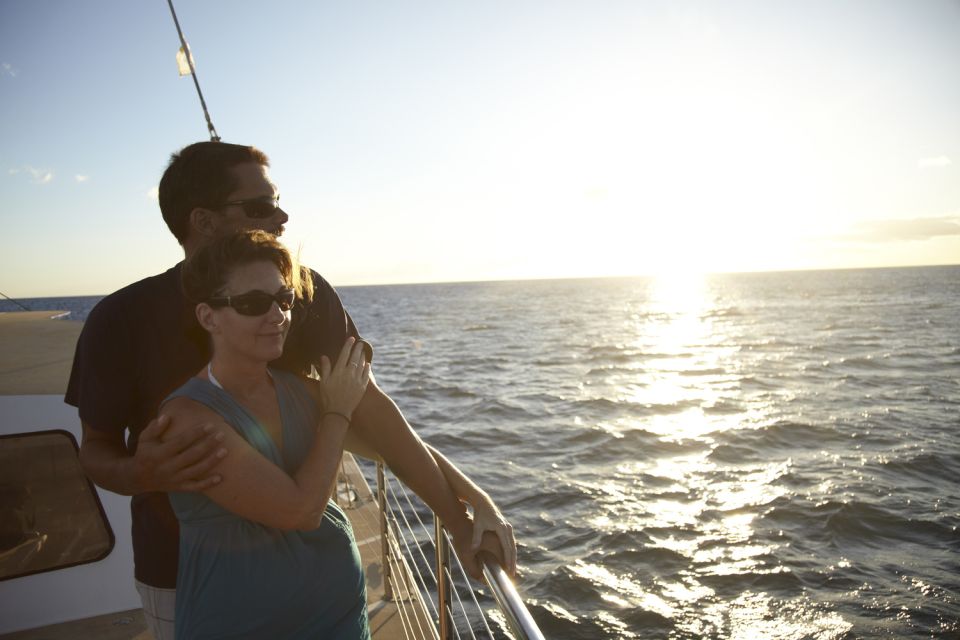 From Kona: Honokohau Sunset Boat Trip With Drinks and Snacks - Meeting Point and Directions
