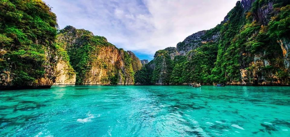From Krabi: Phi Phi Islands Speedboat Day Tour - Lunch and Refreshments