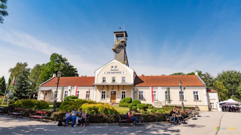 From Krakow: Guided Tour in Wieliczka Salt Mine - The Highlights: Art, Architecture, and Nature Underground
