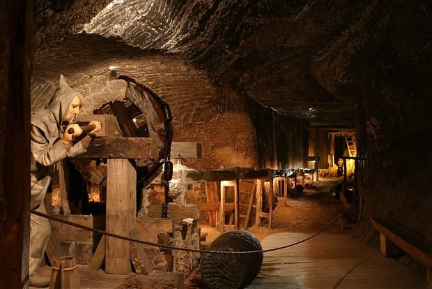 From Kraków: Wieliczka Salt Mine Guided Tour with Transport - An In-Depth Look at the Wieliczka Salt Mine Guided Tour