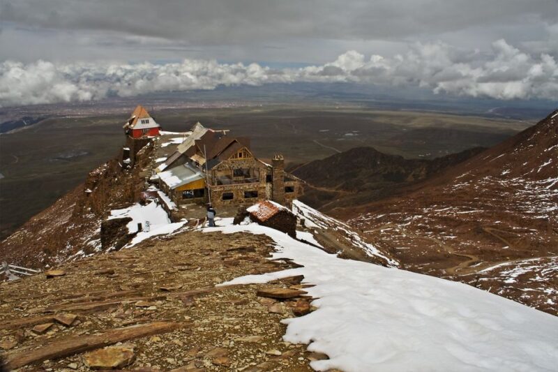 From: La Paz: Chacaltaya Mountain and Moon Valley Day Tour - Chacaltaya Mountain Experience