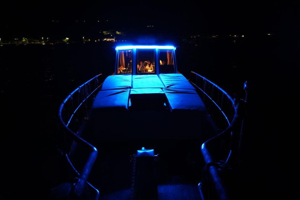 From La Spezia: Cinque Terre Boat Tour With Lunch and Wine - Savoring Lunch and Drinks During the Tour