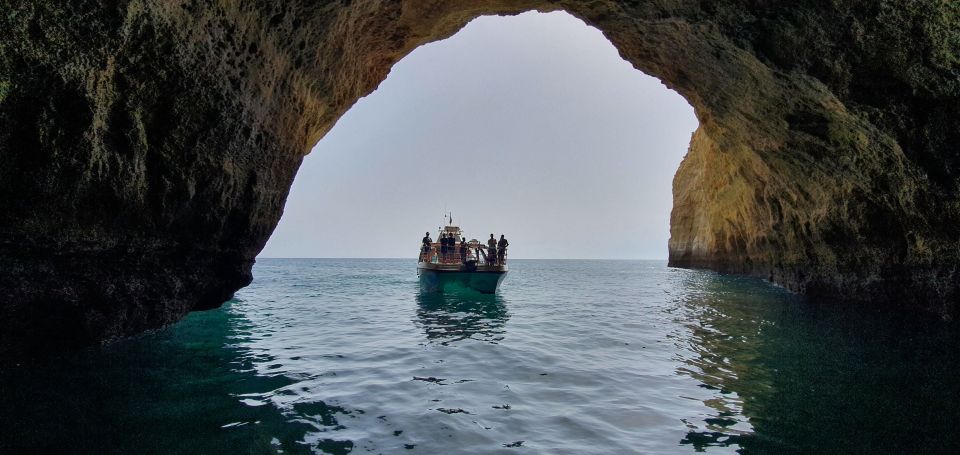 From Lagos: Family-Friendly Catamaran Tour of Benagil - Key Points