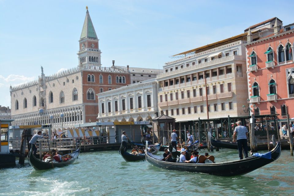 From Lake Garda: Full-Day Guided Group Tour of Venice - Guided Tour of Rialto Bridge