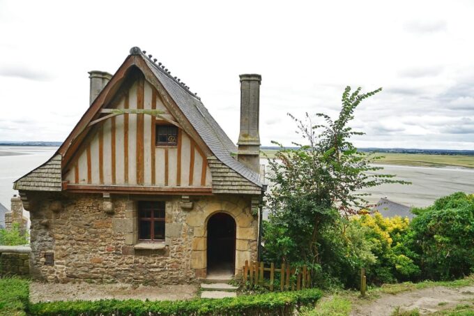 From Le Havre: Mont St Michel Private Excursion - Comfortable Transportation and Local Guide