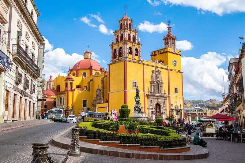 From Leon: Guanajuato Cultural Tour with Estudiantina Music - Exploring Guanajuato with a Local Guide