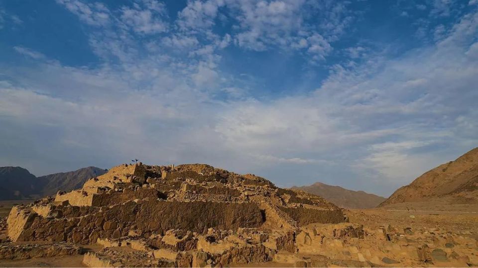 From Lima: Caral - The Oldest Civilization in America - History of Caral