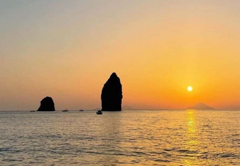From Lipari: Squid fishing - An In-Depth Look at the Lipari Night Squid Fishing Tour