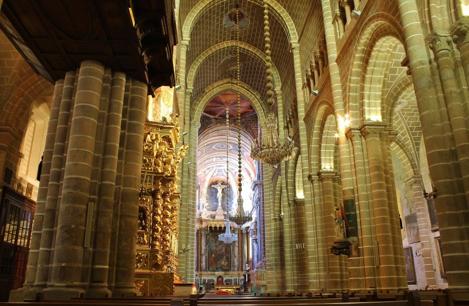 From Lisbon: Évora Private Historic Discovery Tour - Highlights of the Tour