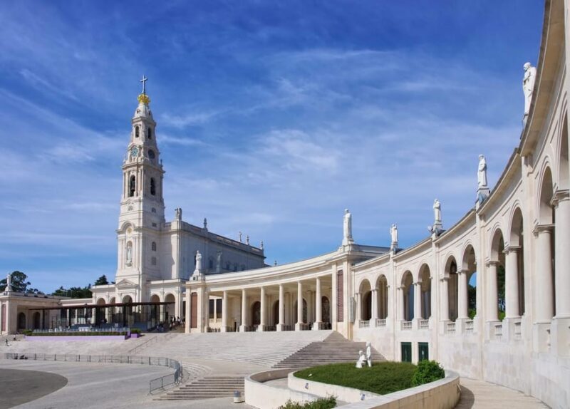 From Lisbon: Fátima and Óbidos Private Day Trip - Key Points