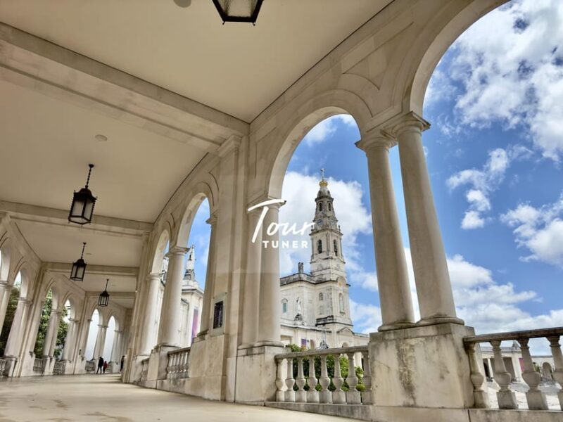 From Lisbon: Fátima, Nazaré, and Óbidos. Private Tour - An In-Depth Look at This Day Trip