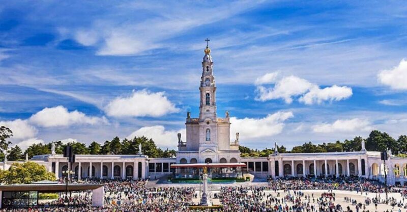 From Lisbon: Fátima, Nazaré, Batalha, and Óbidos Guided Tour - Who Should Consider This Tour?