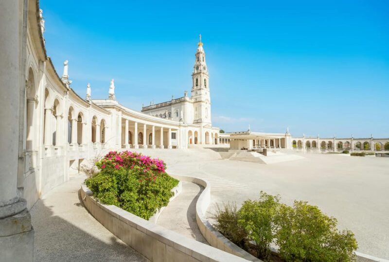 From Lisbon: Fátima, Nazaré & Óbidos with a Local Guide - Detailed Review of the Tour Experience
