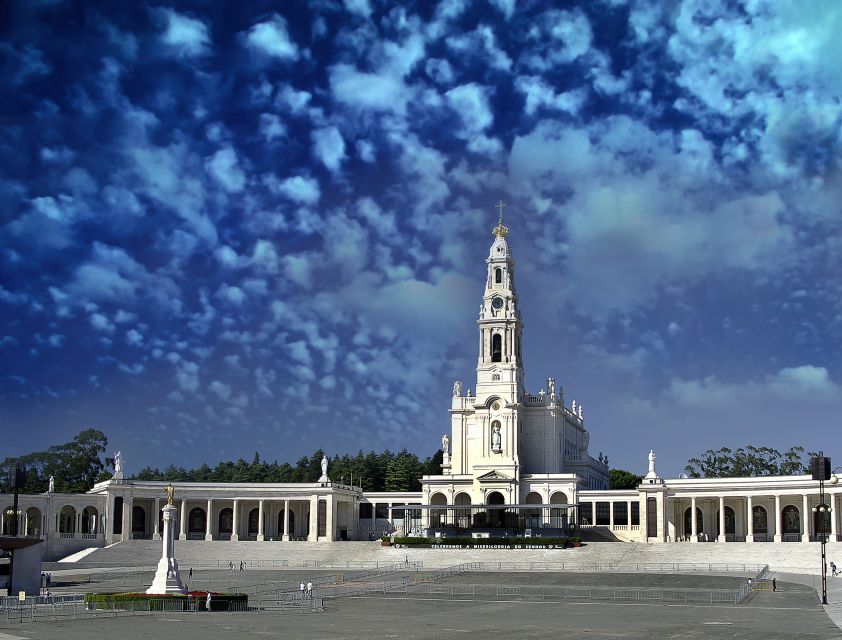 From Lisbon: Fátima Self-Guided History Tour - Discover the History of Fátima