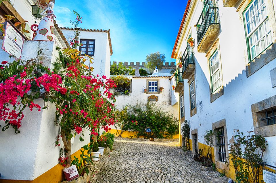 From Lisbon: Nazaré and Óbidos Private Tour in a Premium Car - Key Points