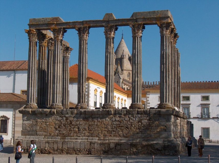 From Lisbon: Private 9-Hour Tour of Évora and Estremoz - Exploring Évora