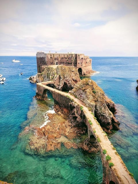 From Lisbon : Round trip to Peniche, Berlengas. - Key Points