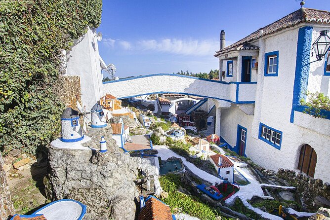 From Lisbon: Traditional Market, Mafra, Ericeira & Crafts - Meeting and Pickup