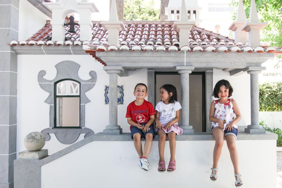 From Lisbon: Trip to Dinosaurs & Little Portugal Theme Parks - Included in the Tour