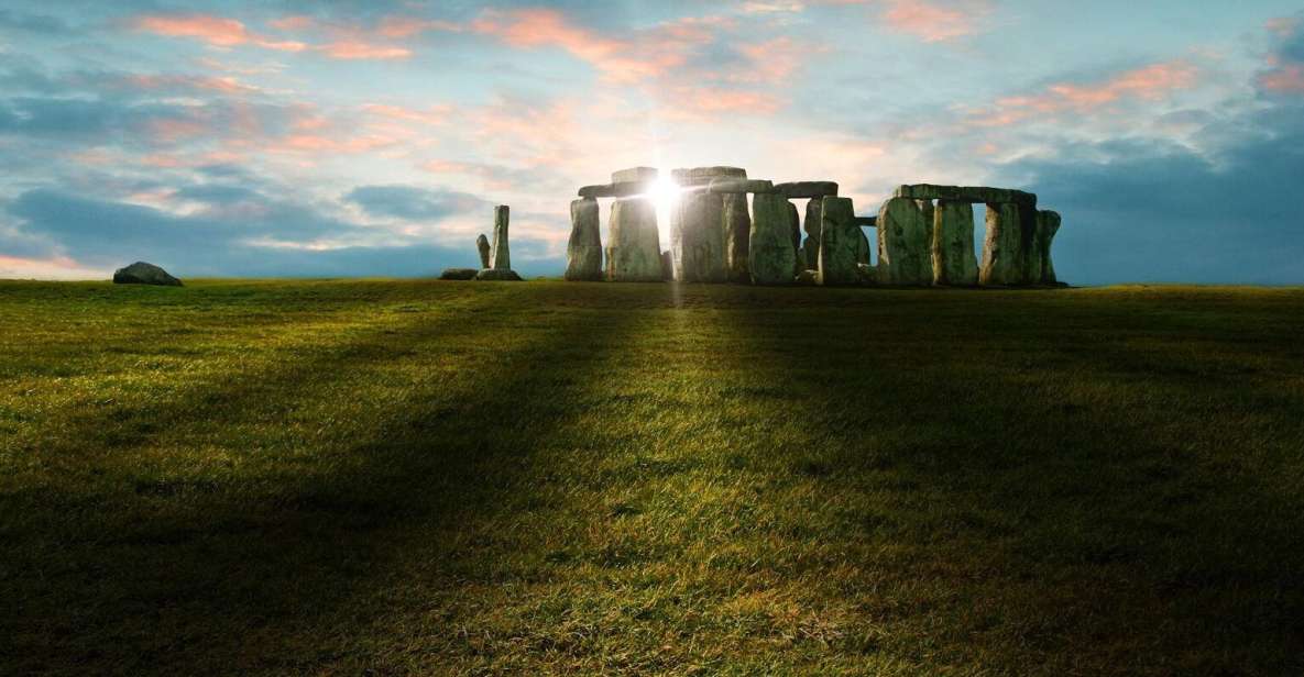 From London: Stonehenge, Bath & Lacock Full-Day Sunrise Tour - Experience Lacock Village