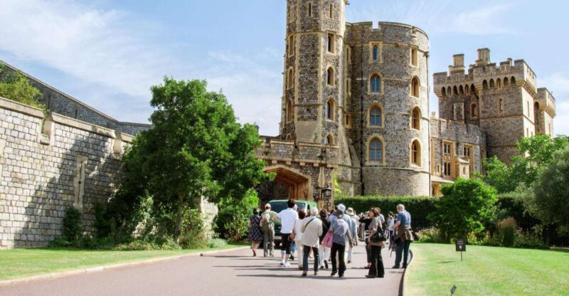 From London: Windsor Castle, Bath, and Stonehenge Day Trip - FAQs