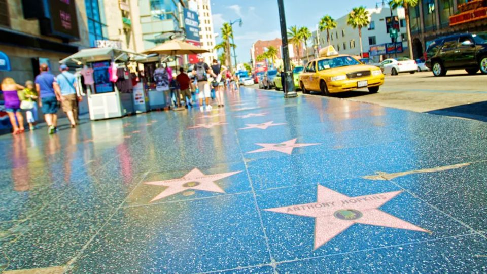 From Los Angeles: Full Day L.A Suburbs and Attractions Tour - Pickup and Attractions