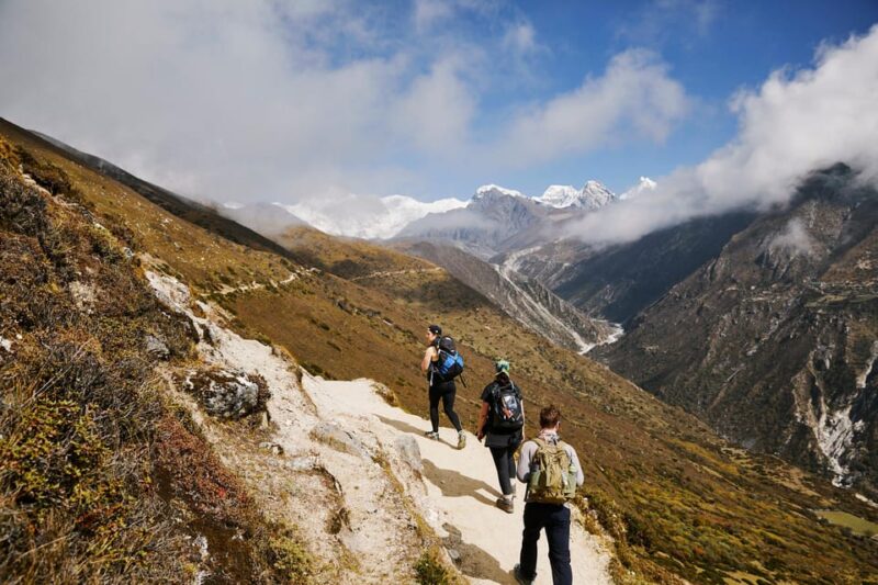 From Lukla: 10 Day Gokyo Lake & Ri Trek With Himalayan Guide - Key Points
