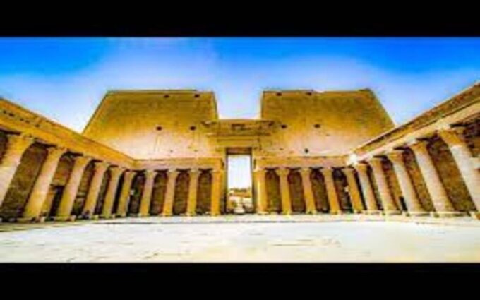 From Luxor: Private Edfu and Kom Ombo Temples Tour & Lunch - Exploring the Temple of Edfu