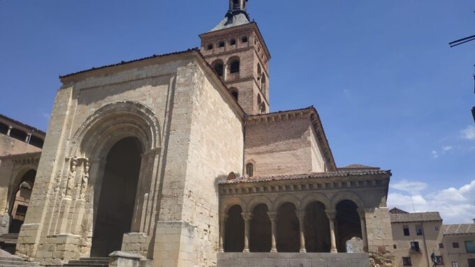From Madrid: Day Trip to Segovia and Toledo - Explore Segovia