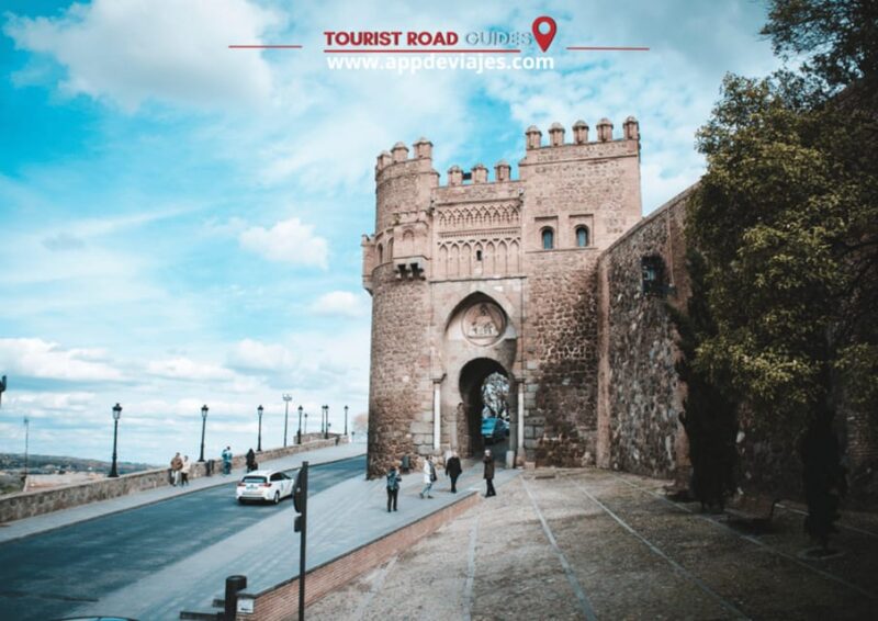 From Madrid: Tour Private Toledo & Segovia - Itinerary and Highlights