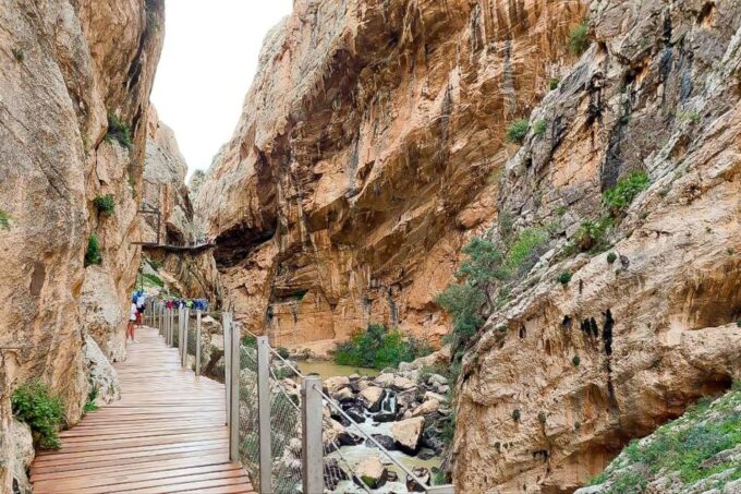 From Málaga: Caminito Del Rey Guided Day Trip - Capturing Memorable Moments