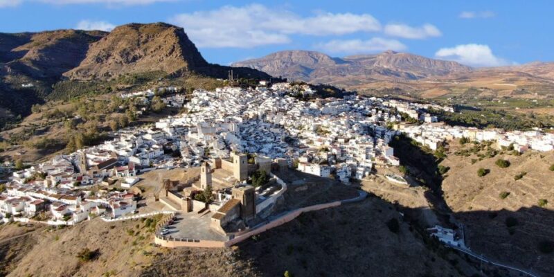 From Malaga: Caminito Del Rey/White Village Tour & Tapas - Key Points
