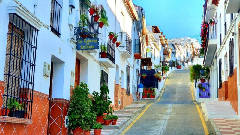 From Malaga: Caminito Del Rey/White Village Tour & Tapas - Participant Requirements and Restrictions