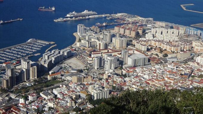 From Malaga: Rock of Gibraltar Private Skip-the-Line Tour - Free-Roaming Primates