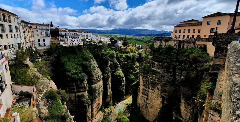 From Malaga: Ronda and Setenil Tour with Tourist Train - Exploring the Ronda and Setenil Tour from Málaga: A Detailed Review