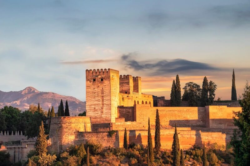 From Málaga: Sunset Alhambra Tour With Tickets - Itinerary