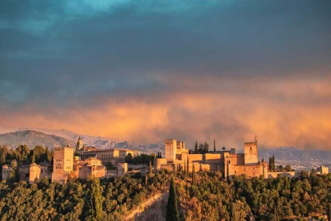 From Málaga: Sunset Alhambra Tour With Tickets - Frequently Asked Questions