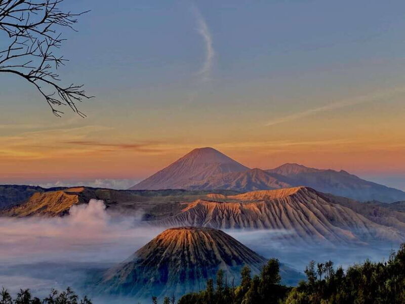 From Malang/Surabaya: Mount Bromo and Ijen Crater 2-Day Tour - Day 2: Ijen — The Blue Flames and Sulfur Lake