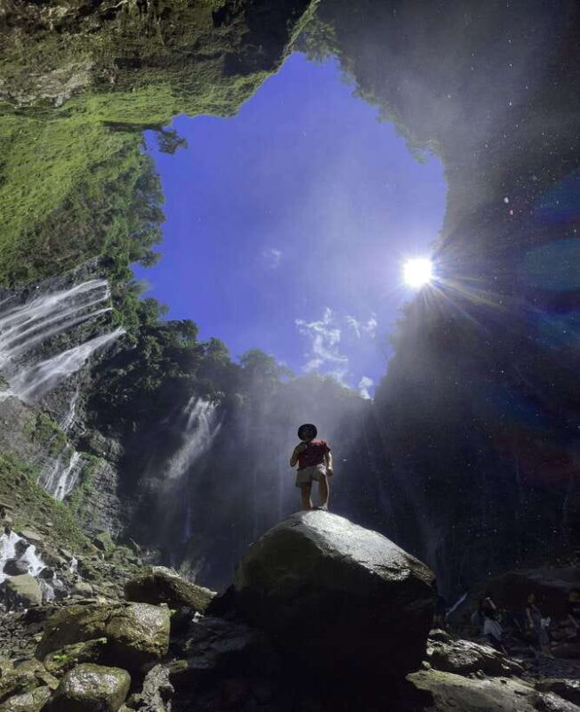 From Malang : Tumpak Sewu Waterfall 1Day English Guide Tour - Key Points