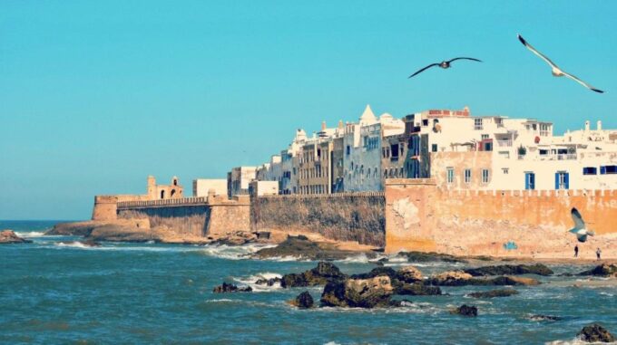 From Marrakech: Private Day Trip To Essaouira Mogador - Essaouiras Vibrant Arts and Street Performers