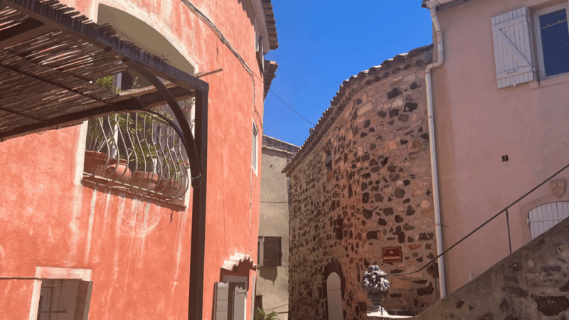 From Medieval Evenos to Bandol Wines : a Taste of Provence - Key Points
