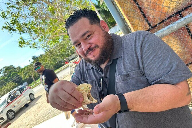 From Merida to Cancun or Tulum Stop at Chichen Itza and Cenote - Exploring Chichen Itza: The Iconic Mayan Site