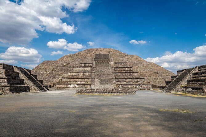 From Mexico City: Teotihuacan and Basilica of Guadalupe Tour - The Guide: Knowledgeable and Engaging