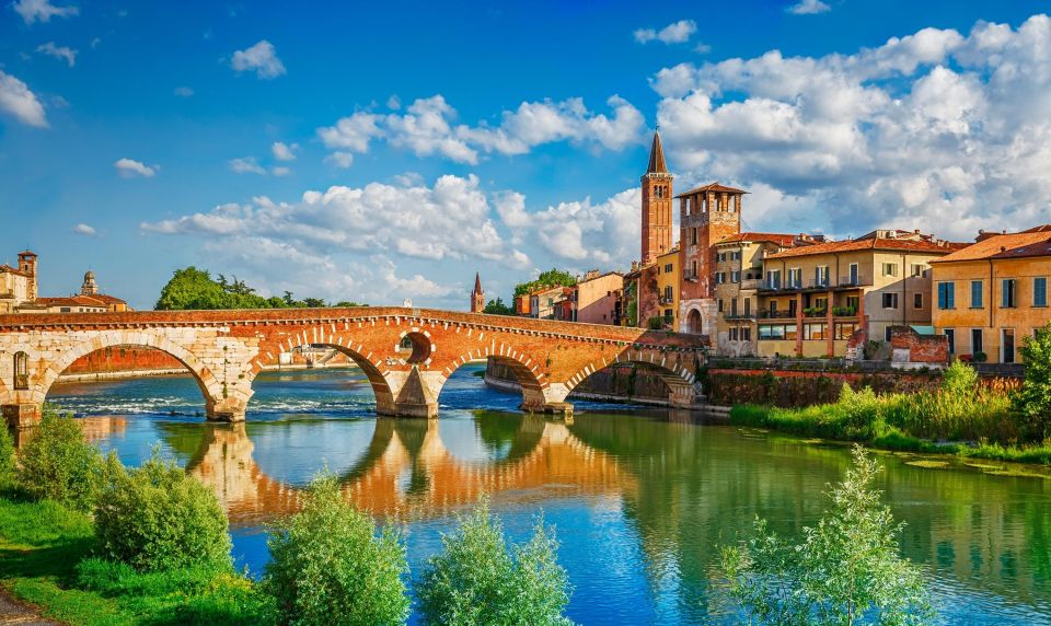 From Milan: Verona, Sirmione and Lake Garda With Boat Cruise - Cruising on Lake Garda